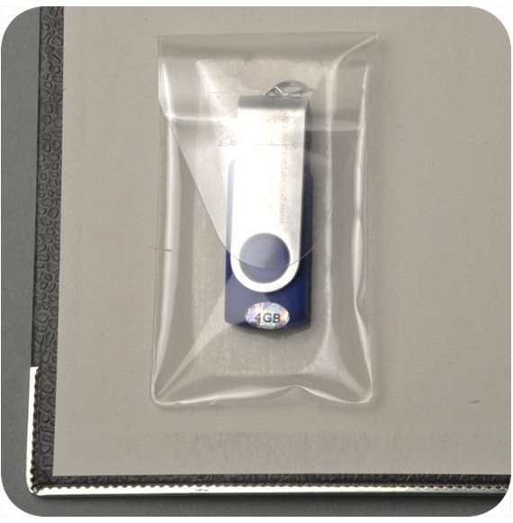Pochette adhésive pour clé USB 52 x 90 mm avec rabat